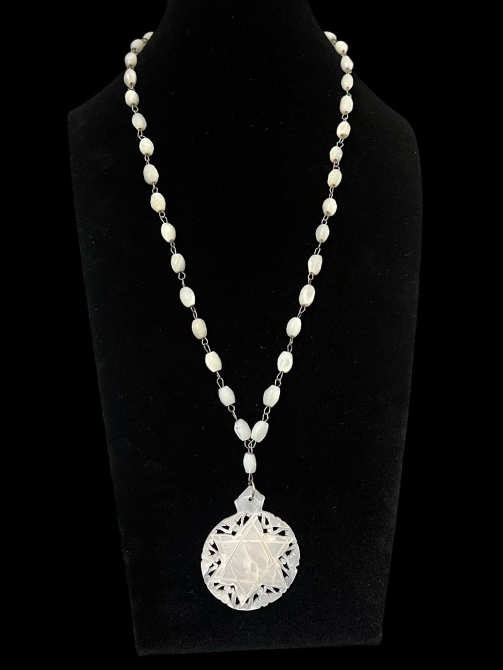 Vintage Mother of Pearl Beaded Necklace With Hand Carved Star of David - Picture 15 of 15